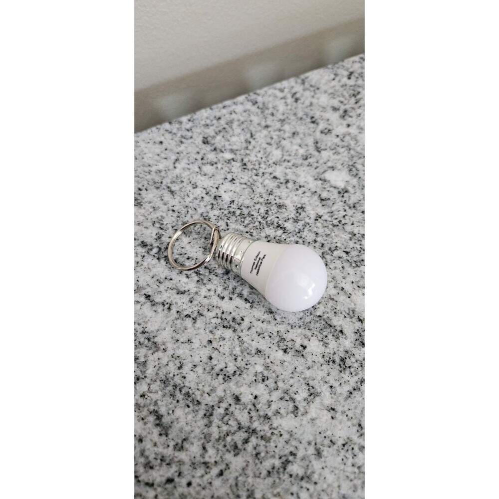 Lightbulb keychain
